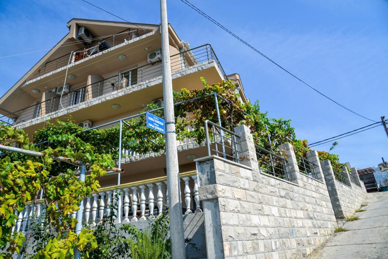 Guest House Ivana Tivat Exterior foto