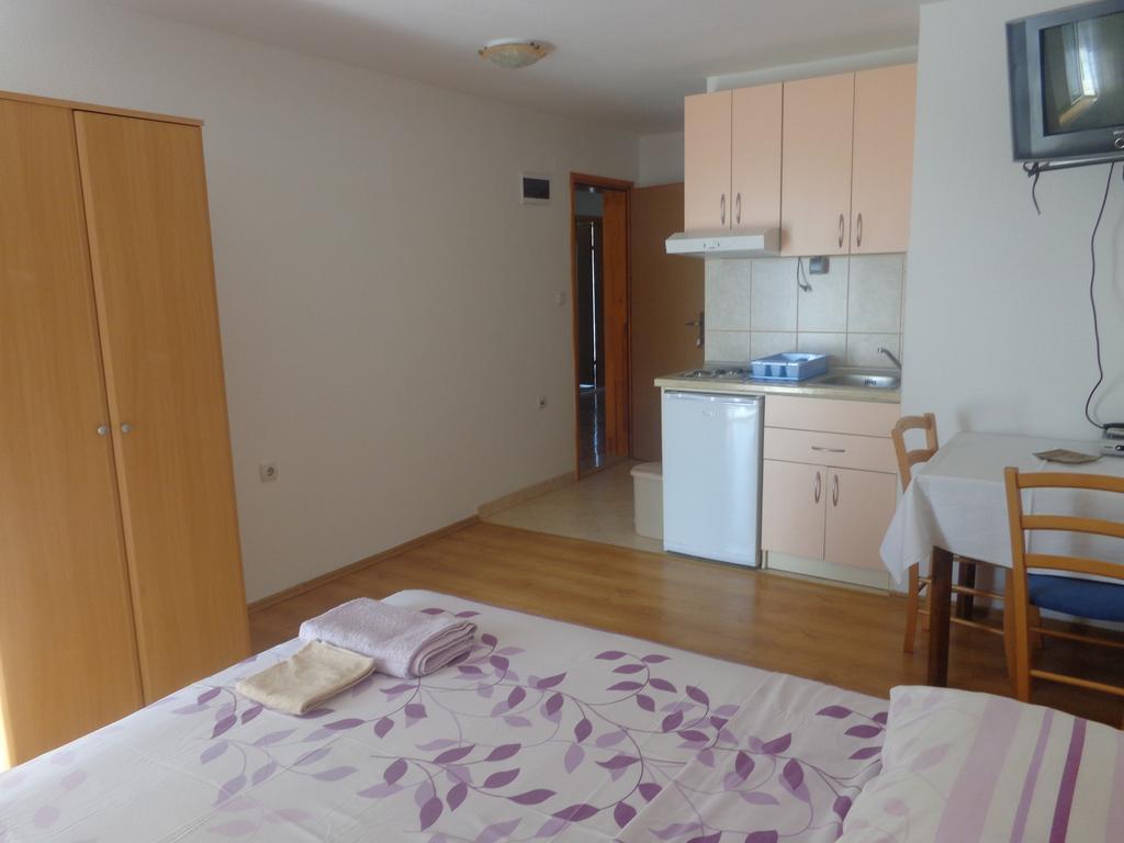 Guest House Ivana Tivat Quarto foto